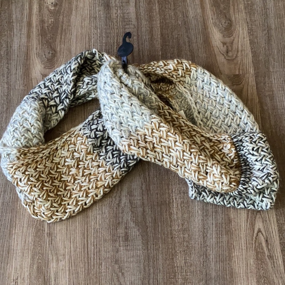 New Infinity Scarf - Picture 3 of 5
